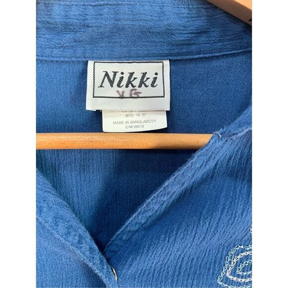 VIntage Nikki blouse w/ embroidered flowers - Picture 4 of 8